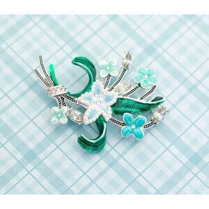 Lovely Mother Nature Floral Brooch - Napier - L1